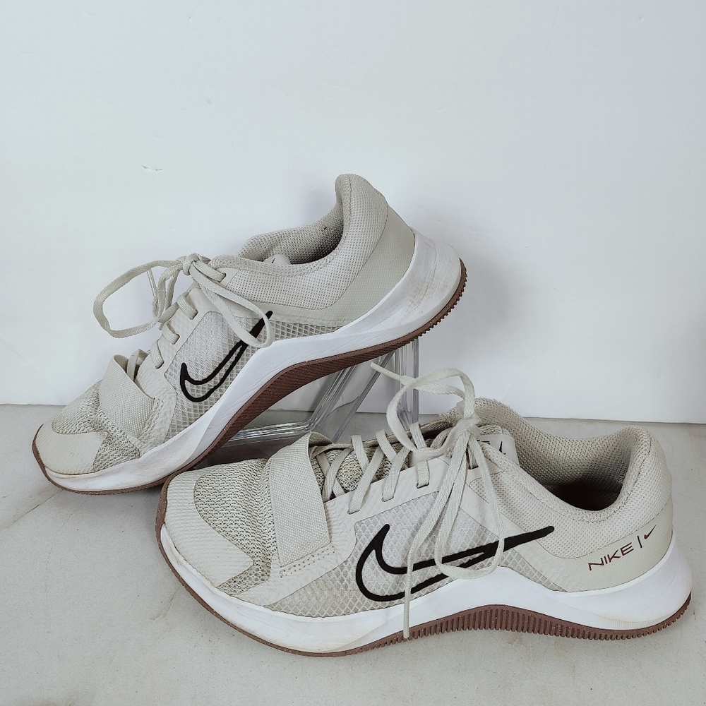 Nike Women's MC Trainer 2 Light Bone Workout Sneakers, Sz 8.5